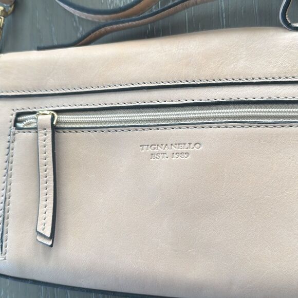 Tignanello Elegant Light Peach Leather Crossbody Bag Gold Tone Ring Accents EUC - Picture 9 of 14